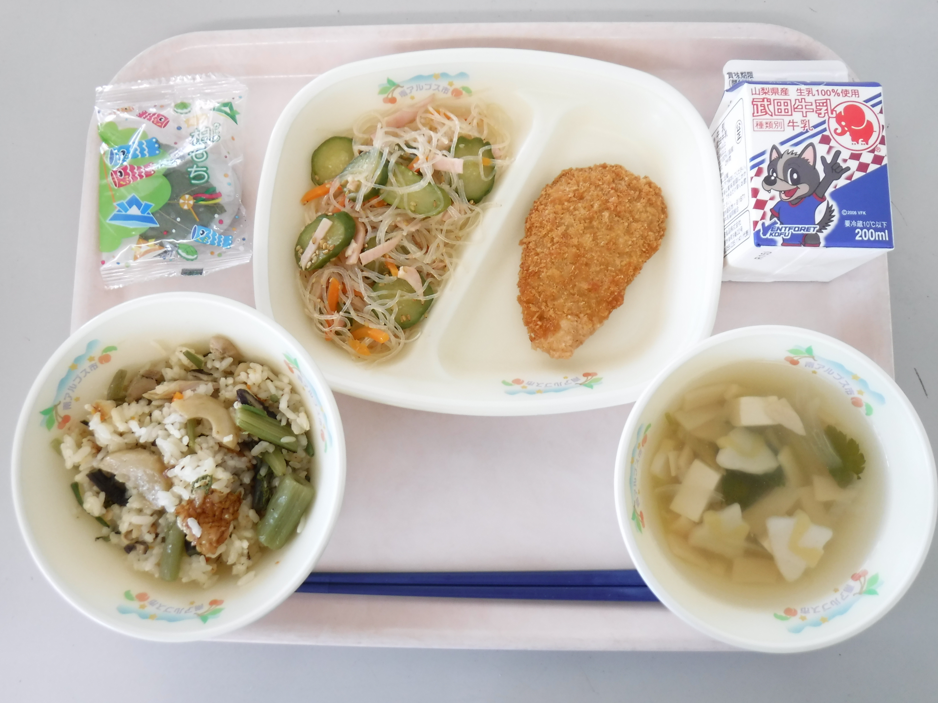 R4_5_2 こどもの日給食.JPG