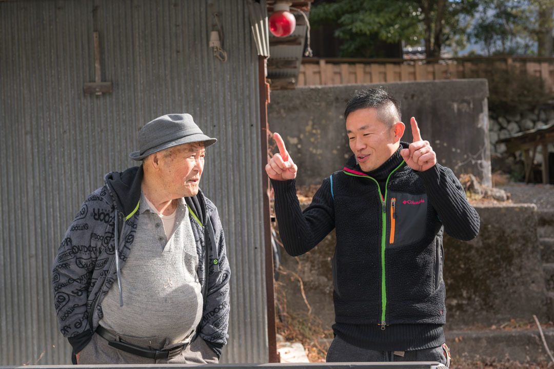 撮影中、青山さんの隣の畑の方と偶然お会いしました。