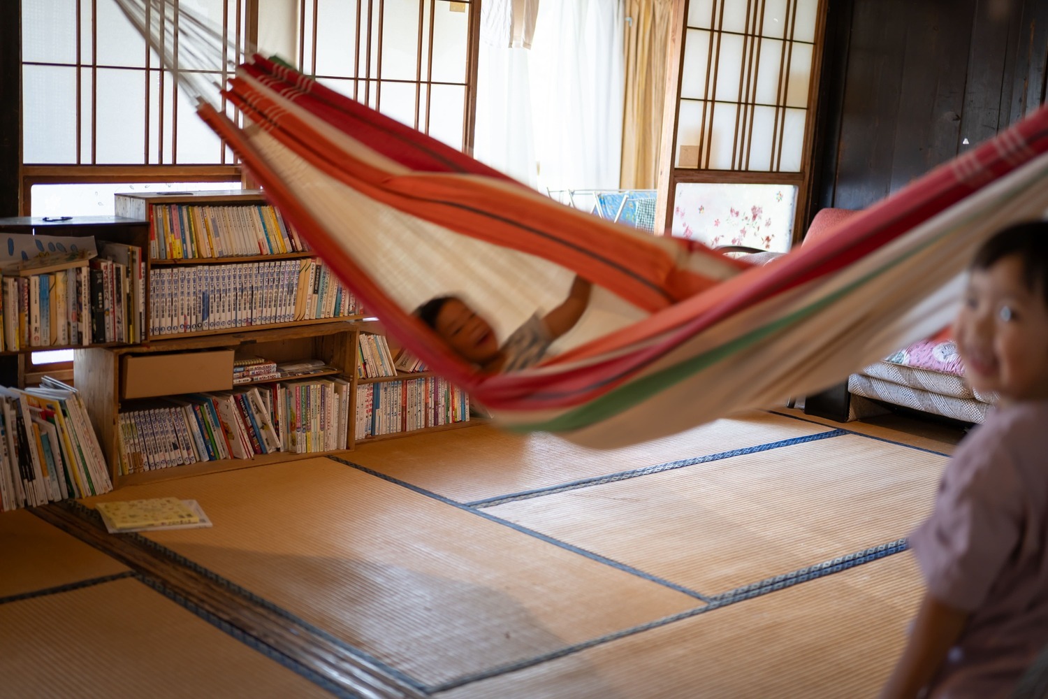 福山家-屋内-ハンモック