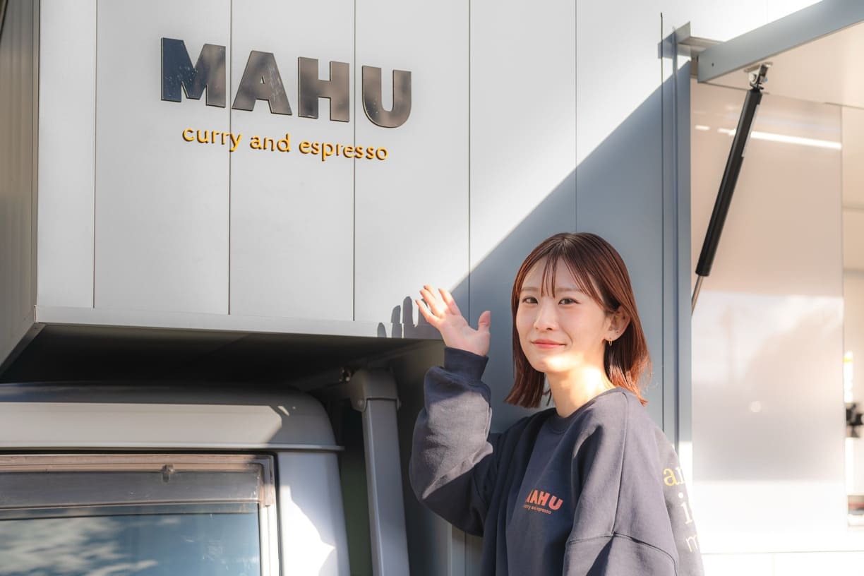 MAHU キッチンカーと杉山さん