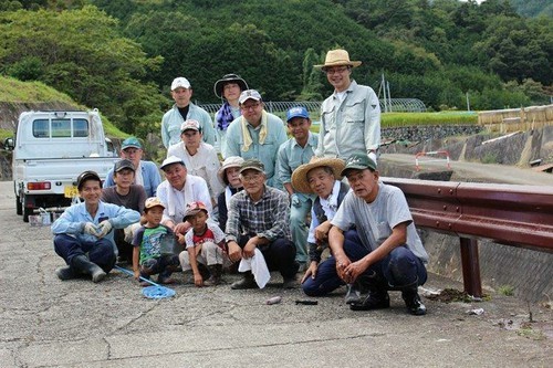 ふるさとを錦で飾り隊in中野のメンバー　集合写真