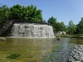 甲西ふれあい公園内の滝つき池の写真